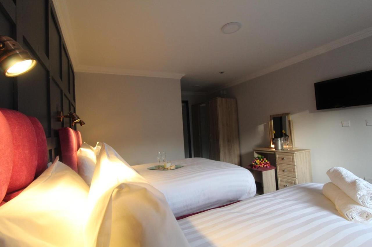 The Dutch Tulip Hostel Mallow Εξωτερικό φωτογραφία